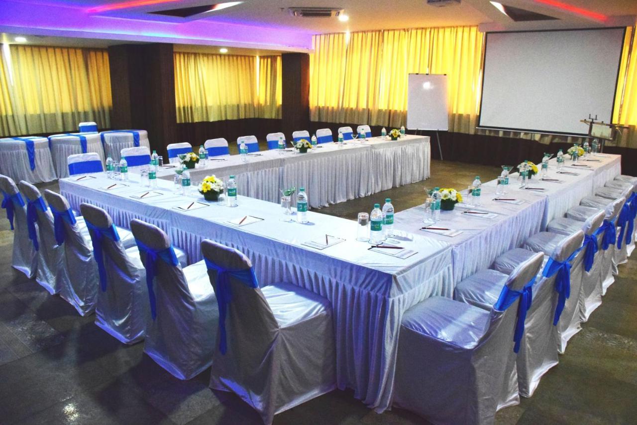 Hotel Citrus Prime Candolm, Goa Candolim Kültér fotó